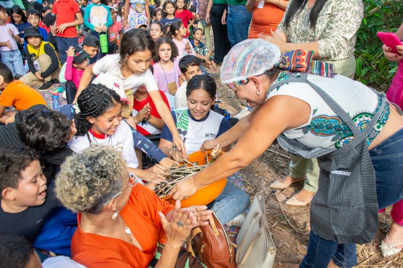  <div class='credito_fotos'>Foto: Karla Reis &nbsp;&nbsp;|&nbsp;&nbsp; <a href='/midias/2025/originais/9202_6082a7dc-7e62-5660-7fa0-5dd0b35b4210.jpg' download><i class='fa-solid fa-download'></i> Download</a></div>