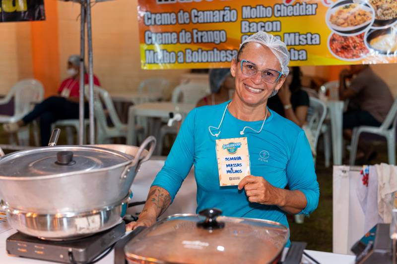 Sassaricando 2025 estreia com sucesso e lota arena cultural