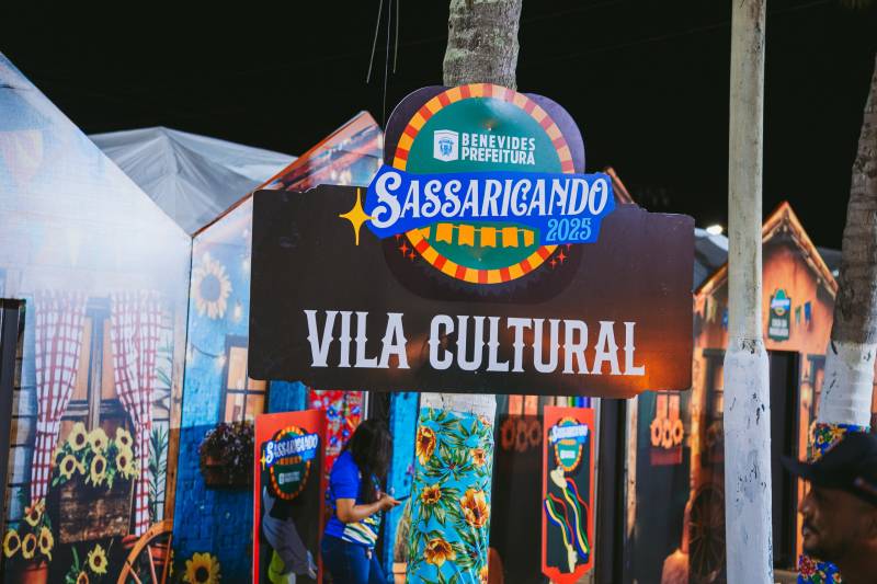 Sassaricando 2025 estreia com sucesso e lota arena cultural