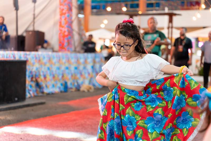 Sassaricando 2025 segue arrastando multidões na segunda noite do maior São João do Pará