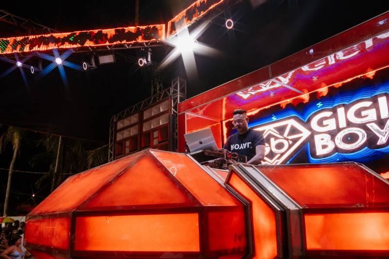 Sassaricando 2025 segue arrastando multidões na segunda noite do maior São João do Pará