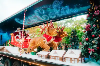 notícia: Caravana Iluminada do Papai Noel trouxe brilho, música e muita emoção para as crianças de Benevides