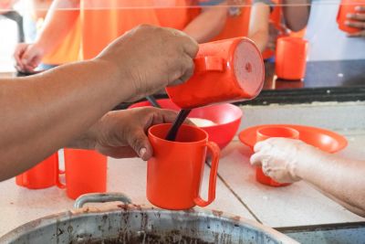 notícia: Açaí na merenda escolar de Benevides como forma de celebração da cultura amazônica 