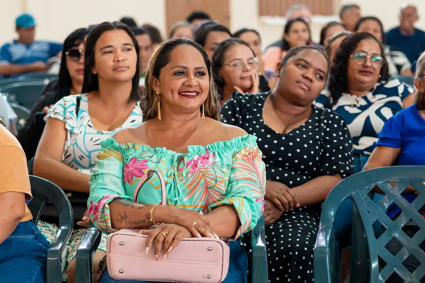 Servidores atentos e engajados: o Salão Paroquial foi palco de muito aprendizado neste sábado.