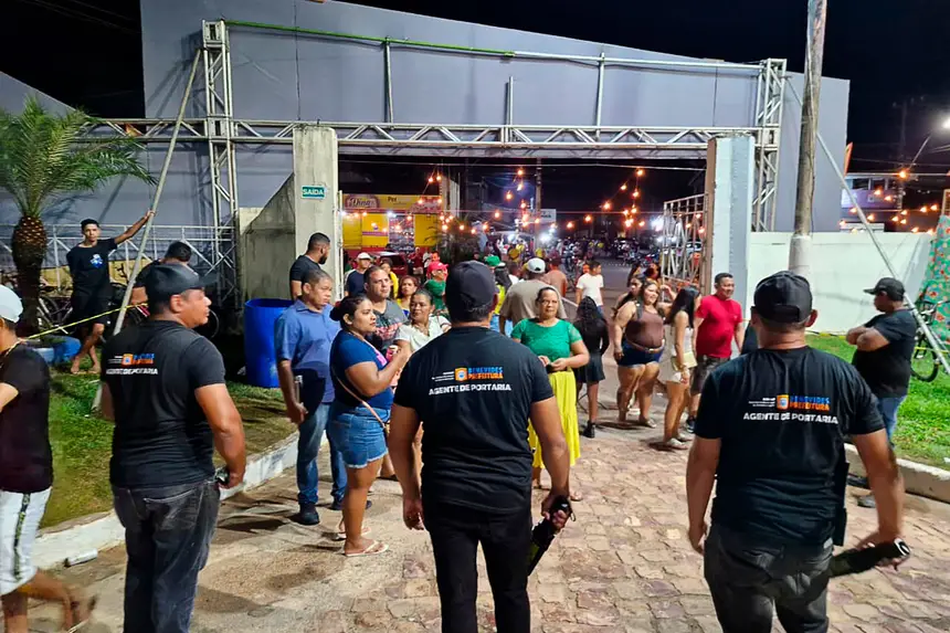 Sábado Sassaricando <div class='credito_fotos'>Foto: Márcio Souza &nbsp;&nbsp;|&nbsp;&nbsp; <a href='/midias/2026/originais/20260614022046-GF00009447-F00118612.webp' download><i class='fa-solid fa-download'></i> Download</a></div>