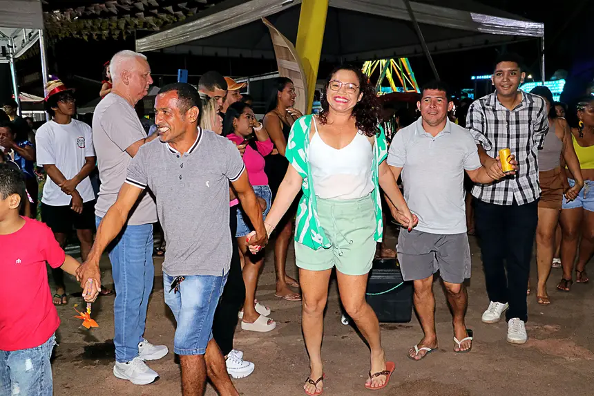 Ultima Noite Sassaricando <div class='credito_fotos'>Foto: Márcio Souza &nbsp;&nbsp;|&nbsp;&nbsp; <a href='/midias/2026/originais/20260615015415-GF00009449-F00118698.webp' download><i class='fa-solid fa-download'></i> Download</a></div>