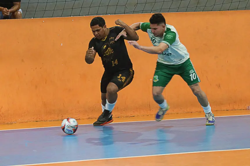 Campeonato Série B <div class='credito_fotos'>Foto: Márcio Souza &nbsp;&nbsp;|&nbsp;&nbsp; <a href='/midias/2026/originais/20260625235839-GF00009454-F00118847.webp' download><i class='fa-solid fa-download'></i> Download</a></div>