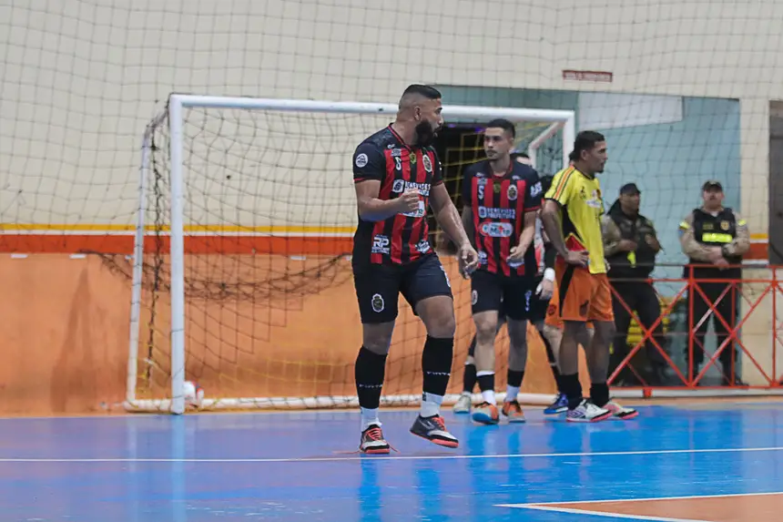 FUT-SAL SÉRIE B QUINTA FEIRA <div class='credito_fotos'>Foto: Márcio Souza &nbsp;&nbsp;|&nbsp;&nbsp; <a href='/midias/2026/originais/20260702232715-GF00009462-F00119108.webp' download><i class='fa-solid fa-download'></i> Download</a></div>