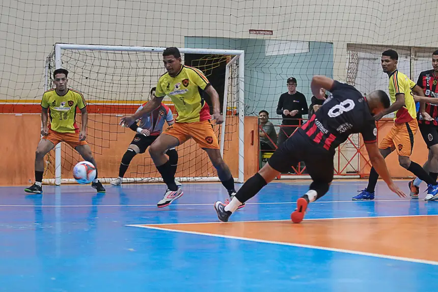 FUT-SAL SÉRIE B QUINTA FEIRA <div class='credito_fotos'>Foto: Márcio Souza &nbsp;&nbsp;|&nbsp;&nbsp; <a href='/midias/2026/originais/20260702232719-GF00009462-F00119110.webp' download><i class='fa-solid fa-download'></i> Download</a></div>