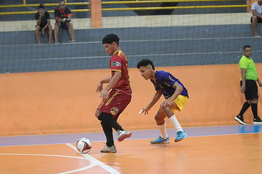 FUT-SAL SÉRIE B QUINTA FEIRA <div class='credito_fotos'>Foto: Márcio Souza &nbsp;&nbsp;|&nbsp;&nbsp; <a href='/midias/2026/originais/20260702232733-GF00009462-F00119119.webp' download><i class='fa-solid fa-download'></i> Download</a></div>
