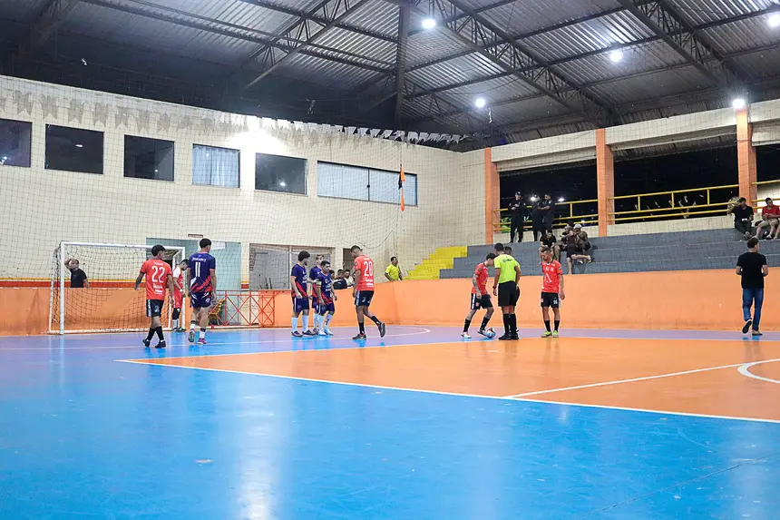 FUT-SAL CAMPEONATO SÉRIE B SEXTA <div class='credito_fotos'>Foto: Márcio Souza &nbsp;&nbsp;|&nbsp;&nbsp; <a href='/midias/2026/originais/20260704004808-GF00009464-F00119191.webp' download><i class='fa-solid fa-download'></i> Download</a></div>