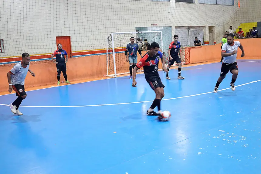 FUT-SAL CAMPEONATO SÉRIE B SEXTA <div class='credito_fotos'>Foto: Márcio Souza &nbsp;&nbsp;|&nbsp;&nbsp; <a href='/midias/2026/originais/20260704004819-GF00009464-F00119198.webp' download><i class='fa-solid fa-download'></i> Download</a></div>