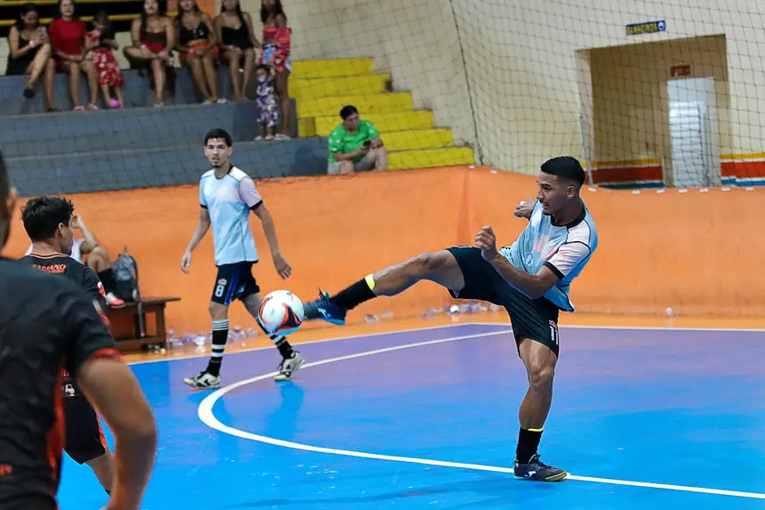 FUT-SAL CAMPEONATO SÉRIE B SEXTA <div class='credito_fotos'>Foto: Márcio Souza &nbsp;&nbsp;|&nbsp;&nbsp; <a href='/midias/2026/originais/20260704004828-GF00009464-F00119204.webp' download><i class='fa-solid fa-download'></i> Download</a></div>