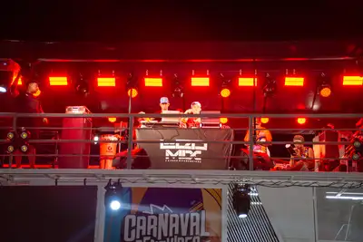 notícia: Domingo de Carnaval no Centro de Benevides: Clima familiar e mistura de ritmos marcam a terceira noite no Nagibão